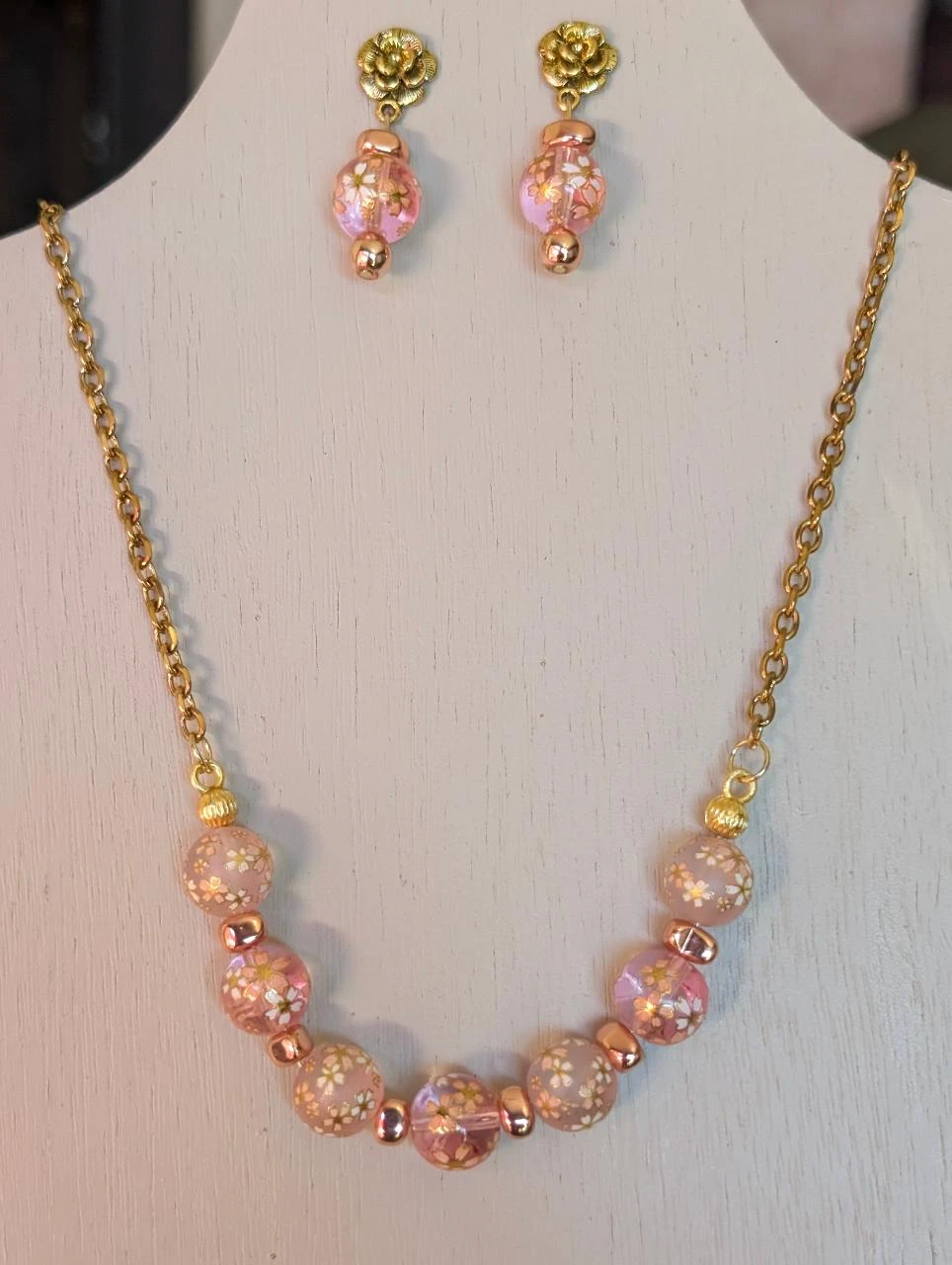 Parure collier et boucles sur chaine et perles sakura japonaise rose PA1163